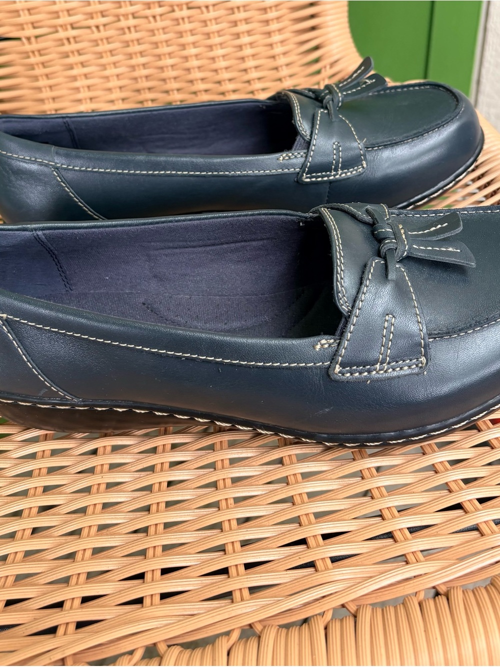Clarks Navy Leather Tassel Loafers X-wide - Picture 2 of 5